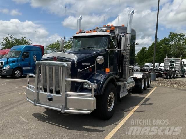 Kenworth T800 Conventional Trucks / Tractor Trucks