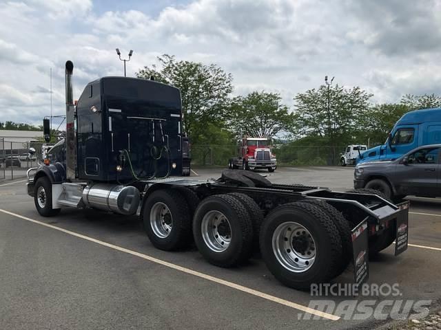 Kenworth T800 Conventional Trucks / Tractor Trucks
