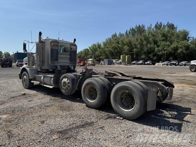 Kenworth T800 Conventional Trucks / Tractor Trucks