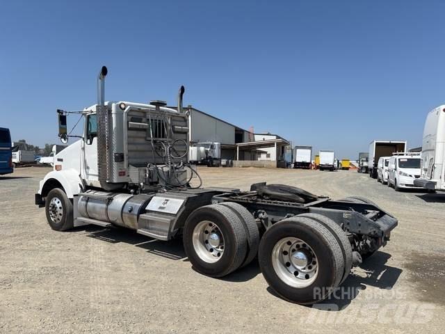 Kenworth T800 Conventional Trucks / Tractor Trucks