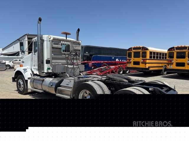 Kenworth T800 Conventional Trucks / Tractor Trucks