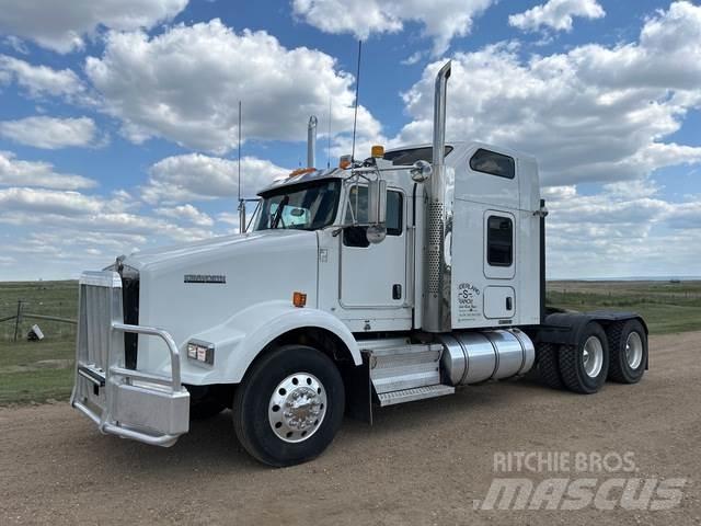 Kenworth T800 Conventional Trucks / Tractor Trucks