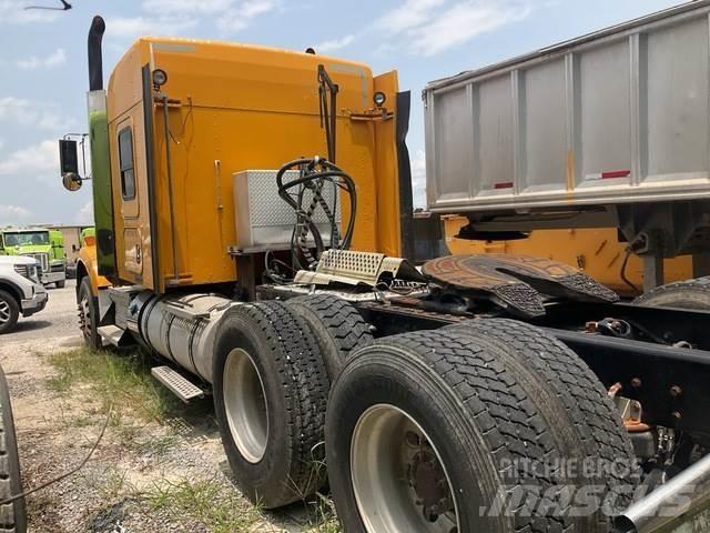 Kenworth T800 Conventional Trucks / Tractor Trucks