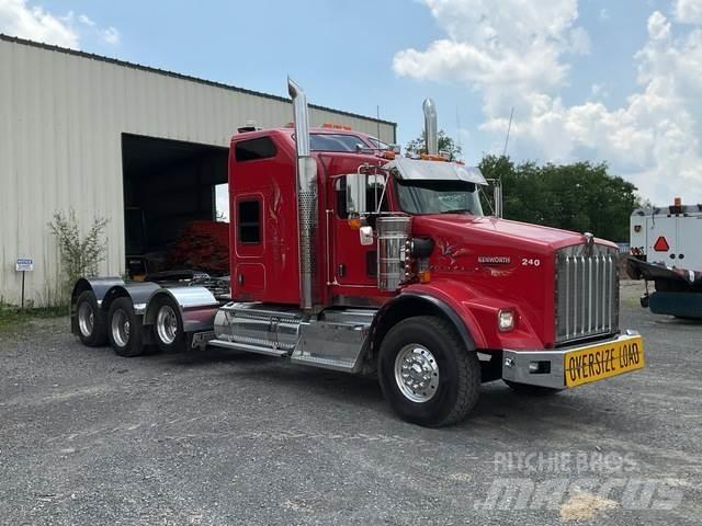 Kenworth T800 Conventional Trucks / Tractor Trucks