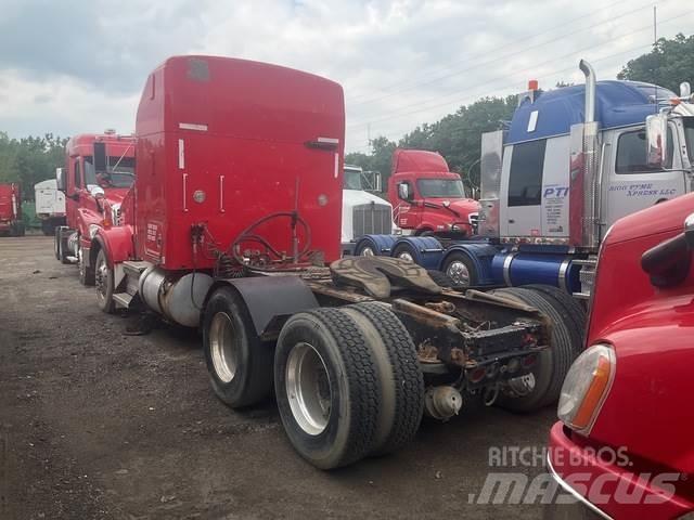 Kenworth T800 Conventional Trucks / Tractor Trucks