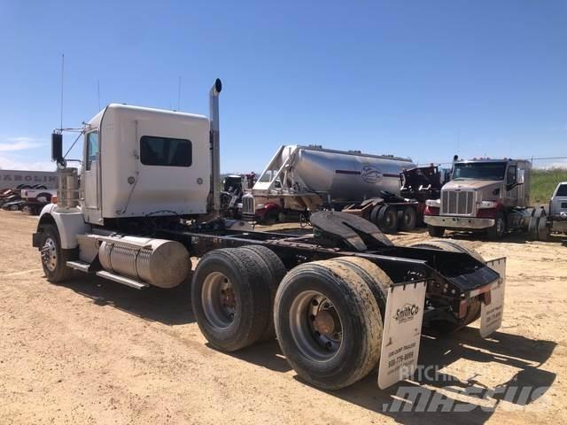 Kenworth T800 Conventional Trucks / Tractor Trucks