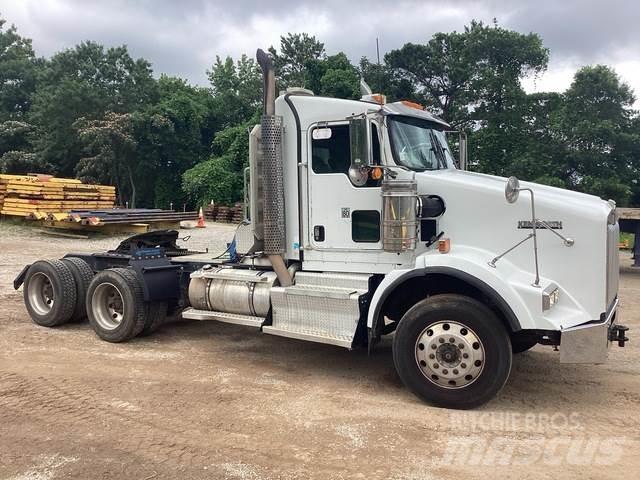 Kenworth T800 Conventional Trucks / Tractor Trucks
