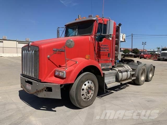 Kenworth T800 Conventional Trucks / Tractor Trucks