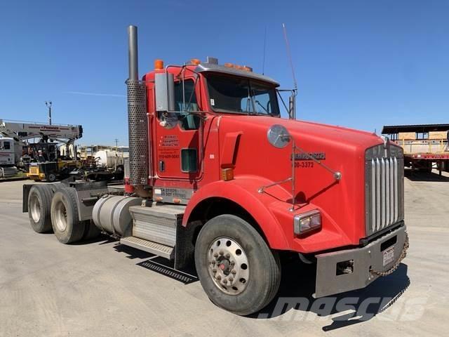 Kenworth T800 Conventional Trucks / Tractor Trucks