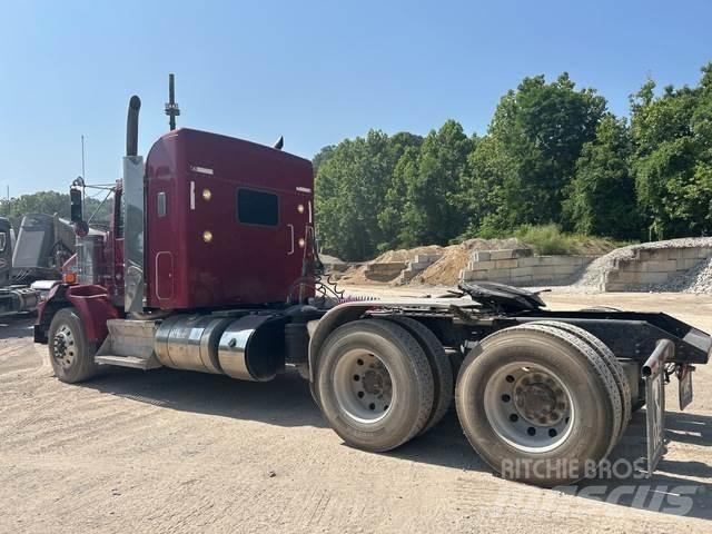 Kenworth T800 Conventional Trucks / Tractor Trucks