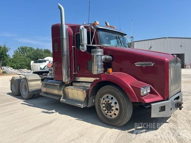 Kenworth T800 Conventional Trucks / Tractor Trucks