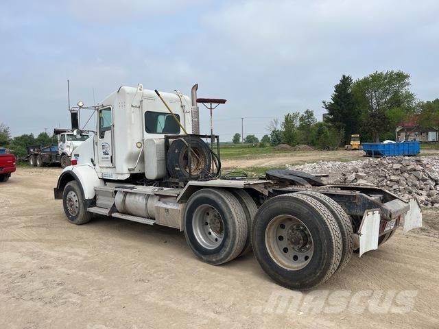 Kenworth T800 Conventional Trucks / Tractor Trucks