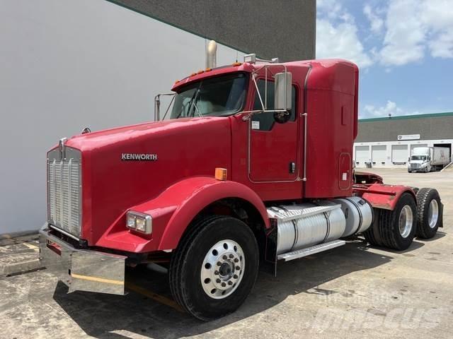Kenworth T800 Conventional Trucks / Tractor Trucks