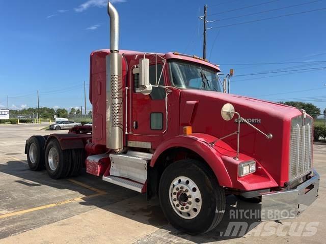 Kenworth T800 Conventional Trucks / Tractor Trucks