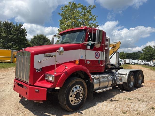 Kenworth T800 Conventional Trucks / Tractor Trucks