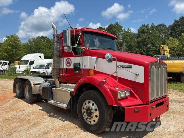 Kenworth T800 Conventional Trucks / Tractor Trucks