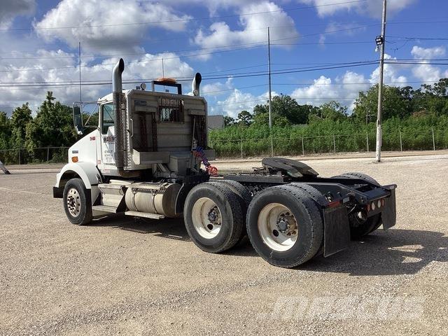 Kenworth T800 Conventional Trucks / Tractor Trucks