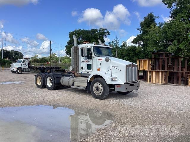 Kenworth T800 Conventional Trucks / Tractor Trucks