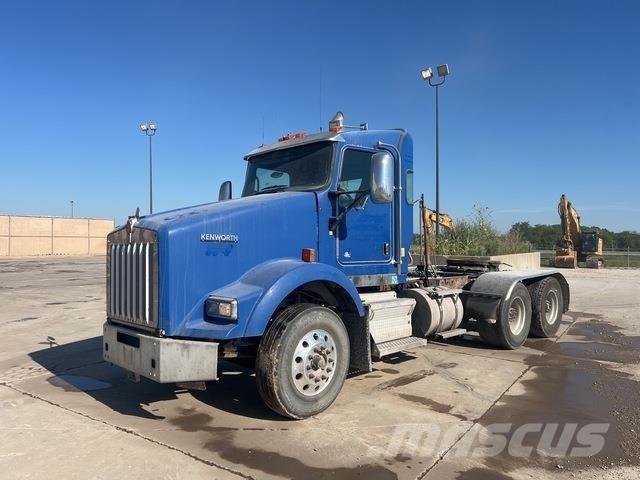 Kenworth T800 Conventional Trucks / Tractor Trucks