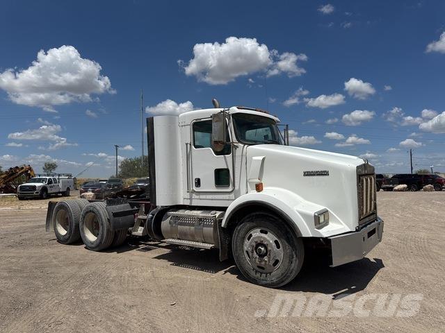Kenworth T800 Conventional Trucks / Tractor Trucks