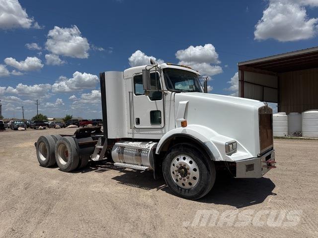 Kenworth T800 Conventional Trucks / Tractor Trucks