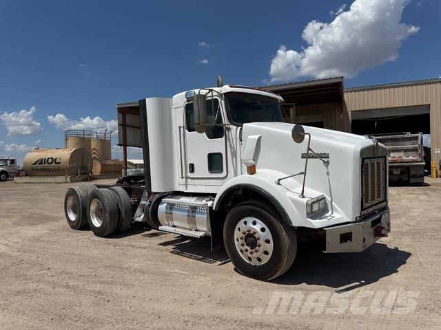 Kenworth T800 Conventional Trucks / Tractor Trucks