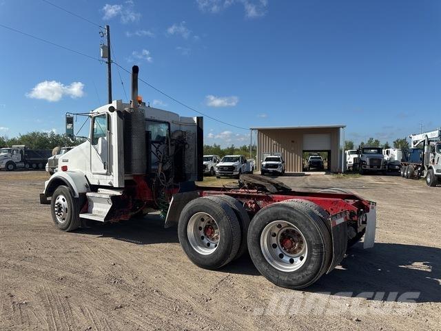 Kenworth T800 Conventional Trucks / Tractor Trucks