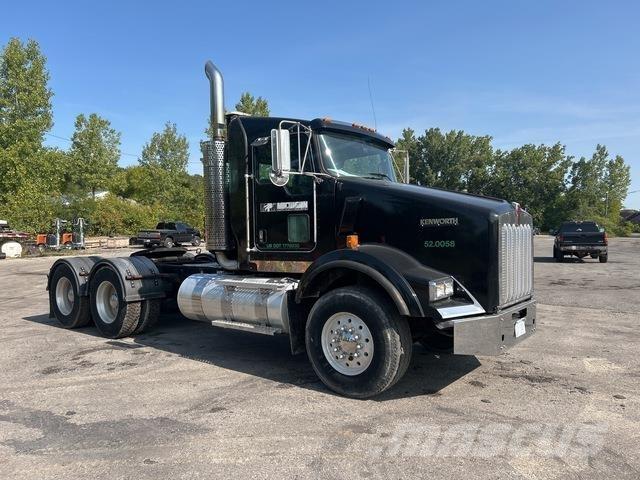 Kenworth T800 Conventional Trucks / Tractor Trucks