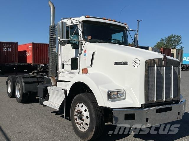Kenworth T800 Conventional Trucks / Tractor Trucks