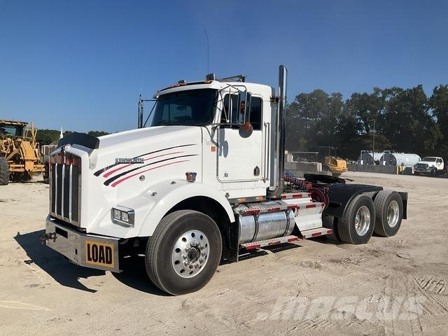 Kenworth T800 Conventional Trucks / Tractor Trucks