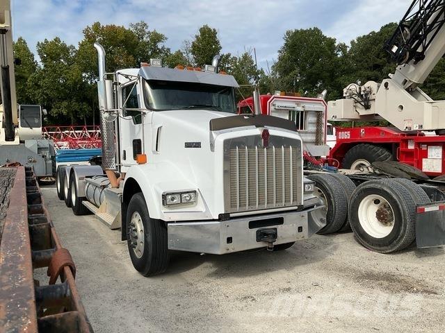 Kenworth T800 Conventional Trucks / Tractor Trucks