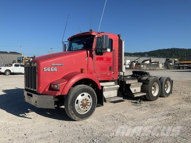 Kenworth T800 Conventional Trucks / Tractor Trucks