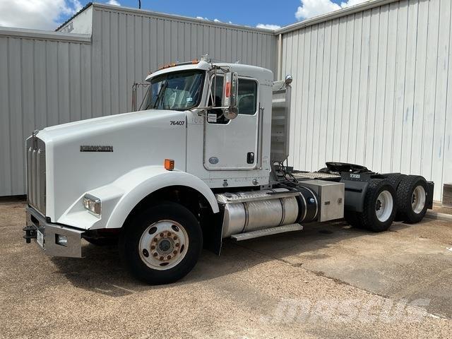 Kenworth T800 Conventional Trucks / Tractor Trucks