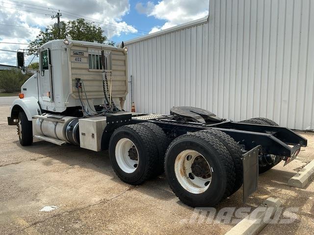 Kenworth T800 Conventional Trucks / Tractor Trucks