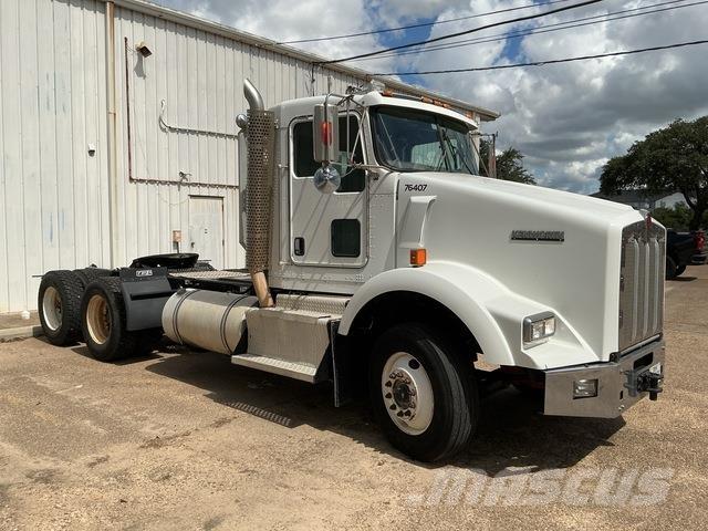 Kenworth T800 Conventional Trucks / Tractor Trucks