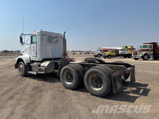 Kenworth T800B Conventional Trucks / Tractor Trucks
