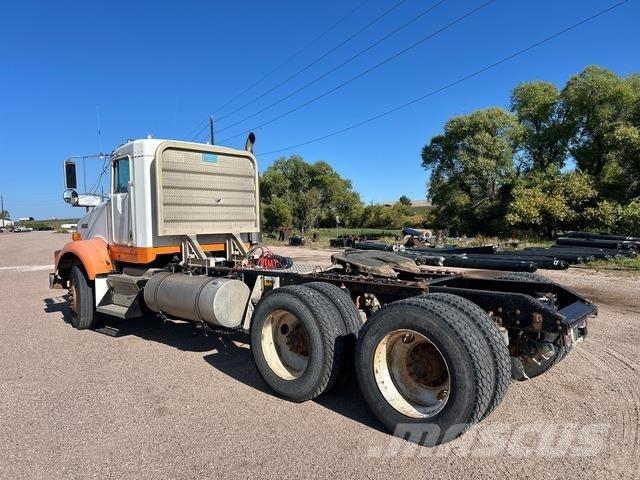 Kenworth T800B Conventional Trucks / Tractor Trucks