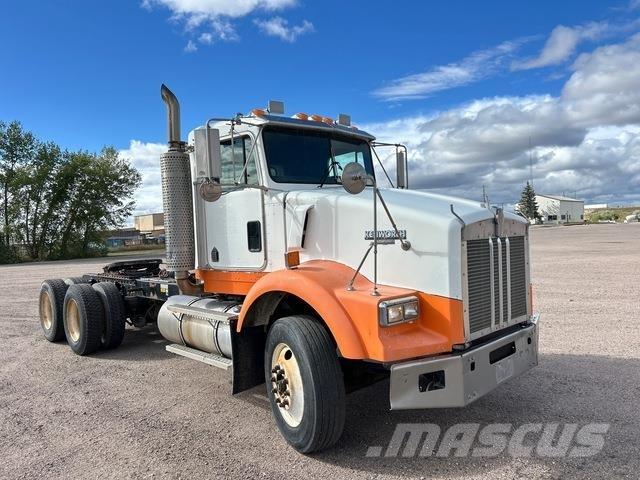 Kenworth T800B Conventional Trucks / Tractor Trucks