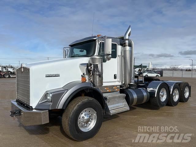 Kenworth T800W Conventional Trucks / Tractor Trucks