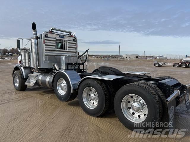 Kenworth T800W Conventional Trucks / Tractor Trucks