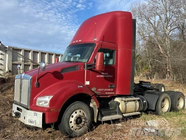Kenworth T880 Conventional Trucks / Tractor Trucks