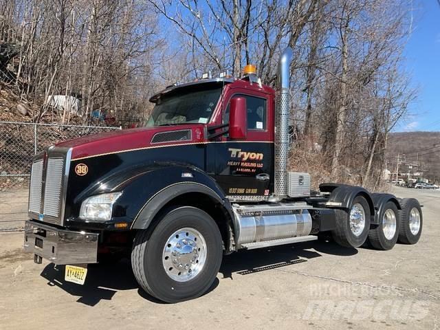 Kenworth T880 Conventional Trucks / Tractor Trucks