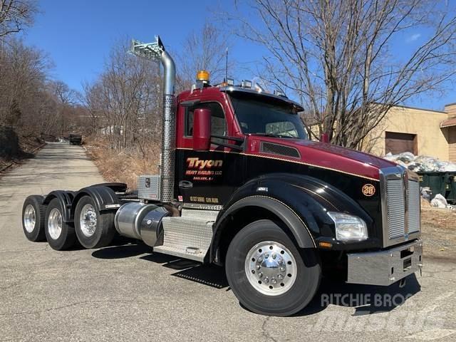 Kenworth T880 Conventional Trucks / Tractor Trucks