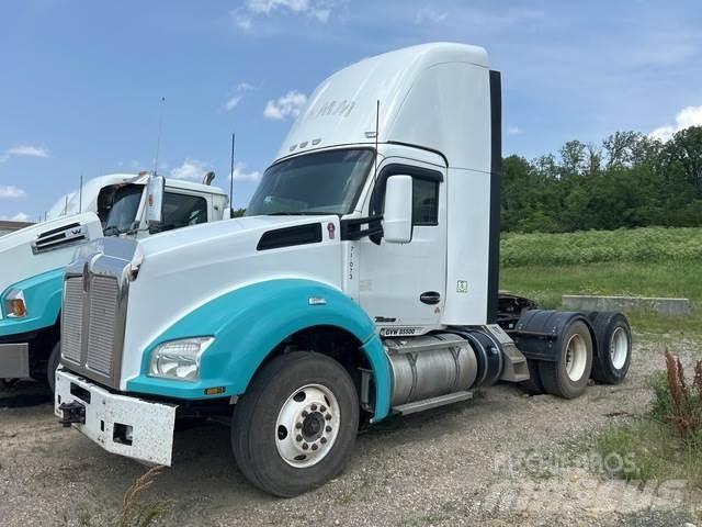 Kenworth T880 Conventional Trucks / Tractor Trucks