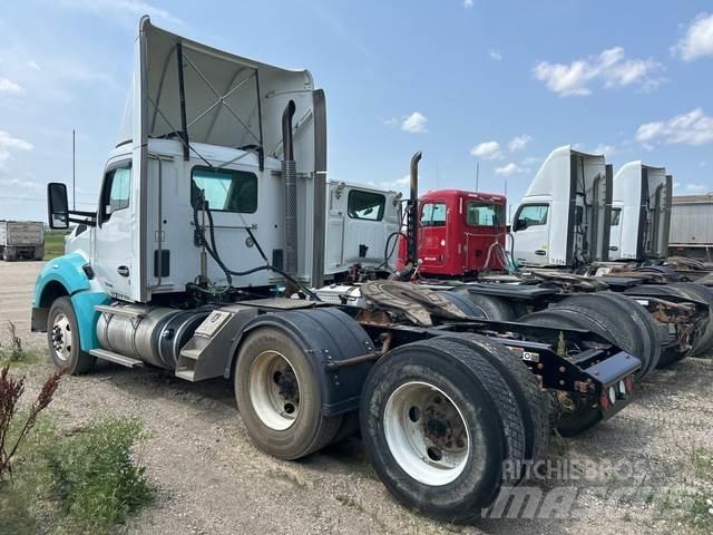 Kenworth T880 Conventional Trucks / Tractor Trucks