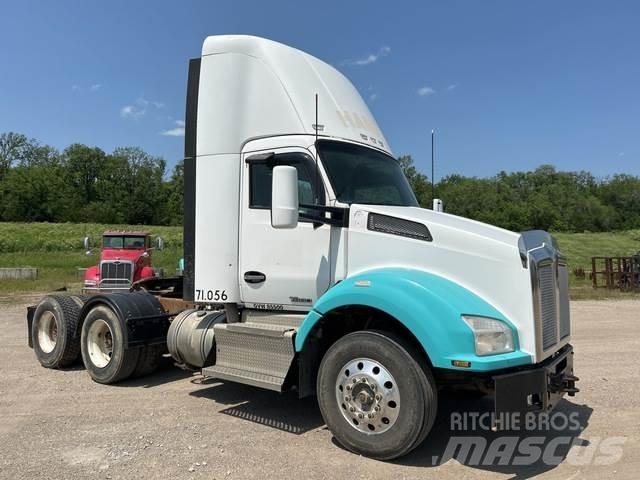 Kenworth T880 Conventional Trucks / Tractor Trucks