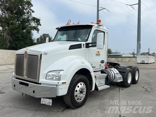 Kenworth T880 Conventional Trucks / Tractor Trucks