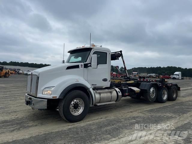 Kenworth T880 Hook lift trucks