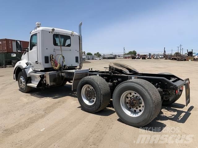 Kenworth T880 Conventional Trucks / Tractor Trucks