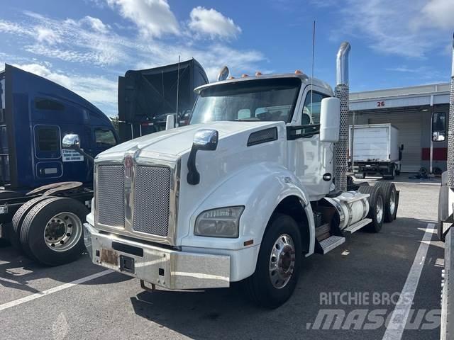 Kenworth T880 Conventional Trucks / Tractor Trucks